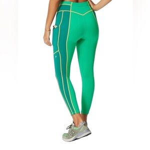 Fabletics Motion365+ High-Waisted 7/8 Legging Tropical Green Size Small